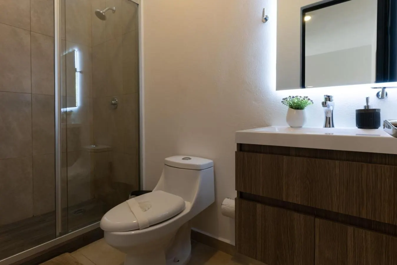 3Br Modern House Located In Downtown'S Heart Villa Cancun 0*,  Mexico