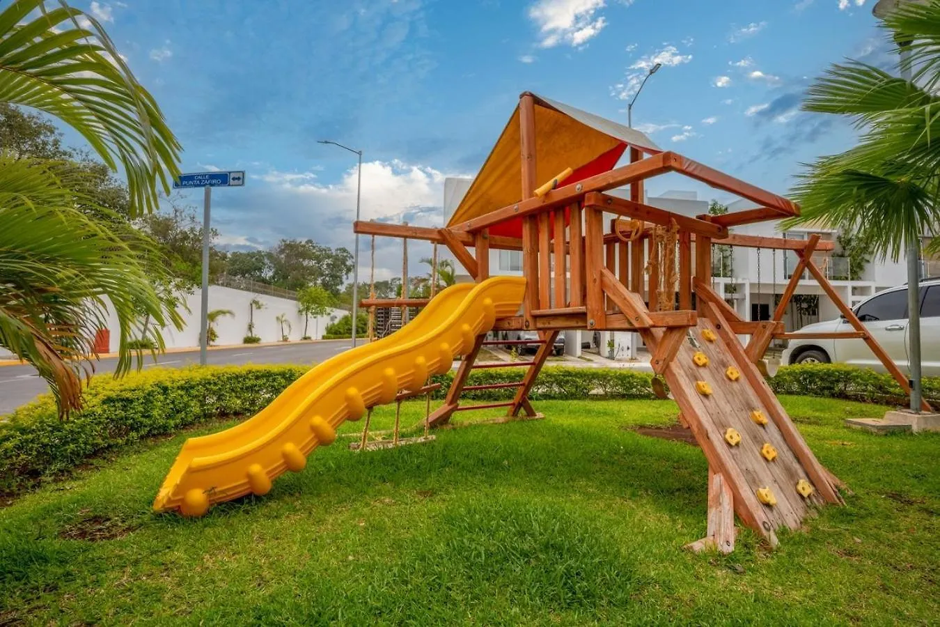 3Br Modern House Located In Downtown'S Heart Villa Cancun